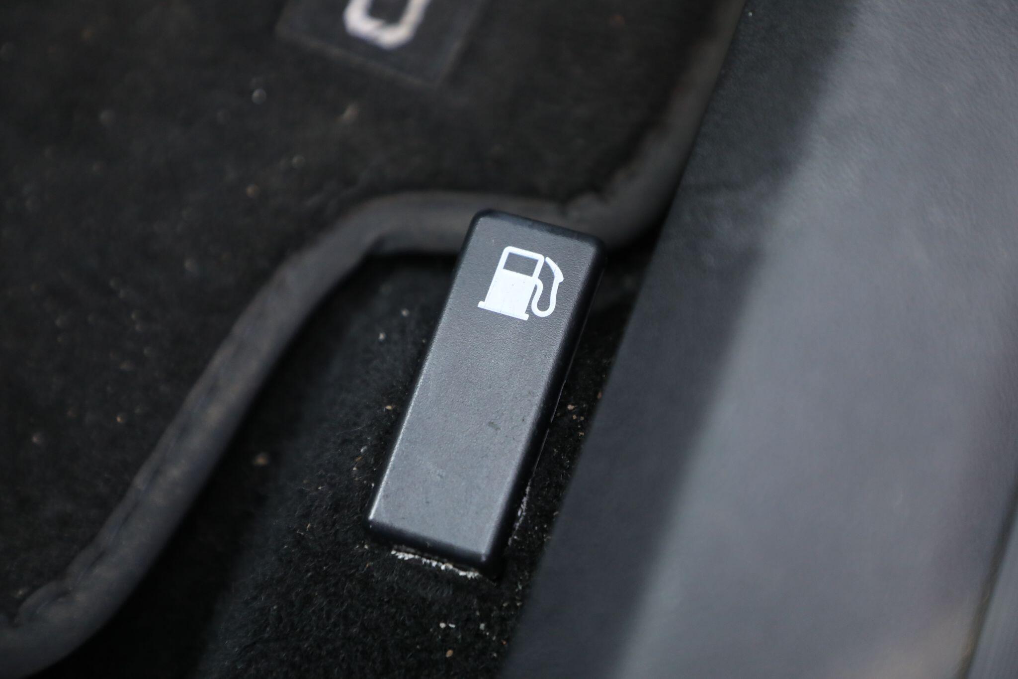 Large vehicle image